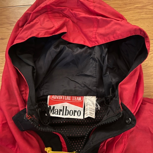 Marlboro Red Vintage Y2K Windbreaker Jacket - Picture 4 of 8